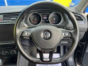 Volkswagen Tiguan R-LINE PACK 4MOTION 2.0 TDI // C - Image 4