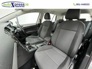 Volkswagen Golf 1.2 TSI Automatic, Reversing camer - Image 4