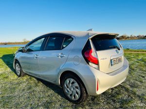 Toyota Aqua DAA-NHP10 - Image 4