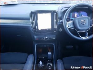 Volvo XC40 2.0 B3 163bhp MHEV Plus Dark - Image 2