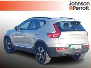 Volvo XC40 2.0 B3 163bhp MHEV Plus Dark - Image 3