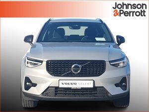Volvo XC40 2.0 B3 163bhp MHEV Plus Dark - Image 4