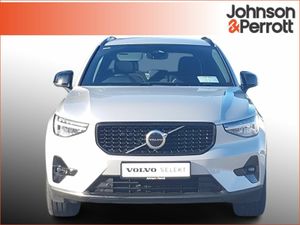 Volvo XC40 2.0 B3 163bhp MHEV Plus Dark - Image 4