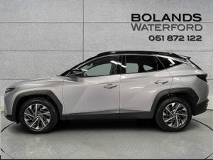 Hyundai Tucson 2WD Executive Plus w 2 Tone Roof Fi - Image 4