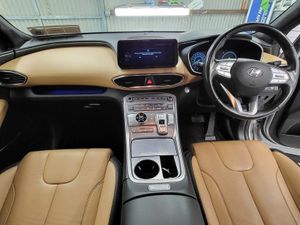 Hyundai Santa Fe 1.6 PHEV 4WD Executive Plus Auto - Image 3