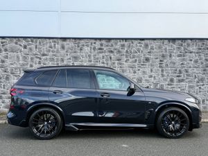 2023 BMW X5 50e M Sport M Performance FSH - Image 4
