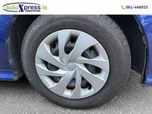 Toyota Yaris 1.5 HYBRID X Automatic, Reversing cam - Image 4