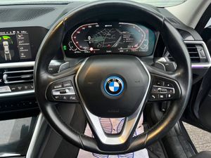 BMW 3-Series 330e PRO COMPETITION 2.0 HYBRID // DI - Image 4