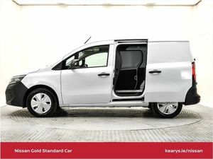 Nissan TOWNSTAR SWB PAB VAN 6DR Auto 45kwh - DEMO - Image 4