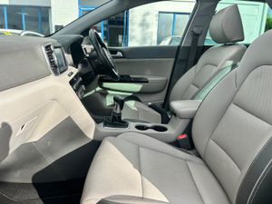 2017 KIA SPORTAGE PREMIUM S 1.7d NEW MODEL - Image 4