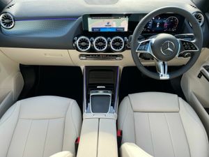 Mercedes-Benz GLA 180D Progressive Line Plus Compa - Image 4