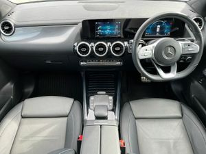 Mercedes-Benz GLA 220d 4MATIC AMG Line SUV with Su - Image 4