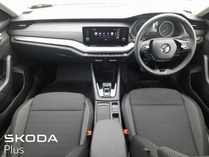 Skoda Octavia COMBI AMBITION 2.0TDI 115HP DSG - Image 4