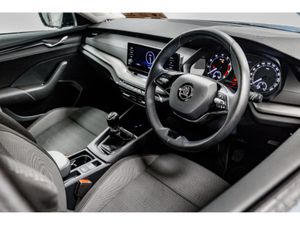 Skoda Octavia AMB 1.0 Petrol 110HP - Image 2