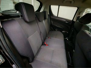 TOYOTA HILUX ACTIVE D-4D 4WD DCB - Image 2