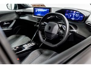 Peugeot 2008 E-Allure 50kWh 136HP - Image 2