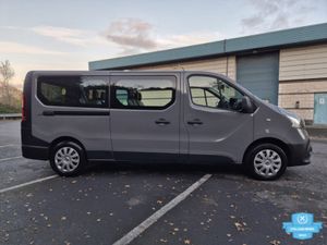 Renault Trafic / 2016/1.6 DIESEL/9 SEATER/MANUAL - Image 4