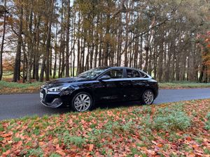 Hyundai i30 2018Fastback - Image 3