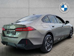 BMW 5-Series 2.0 - Image 2