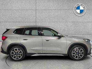 BMW iX1 eDrive20 xLine - Image 3