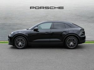 Porsche Macan 4 Electric - Image 4