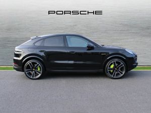 Porsche Cayenne E-Hybrid Coupe Platinum Edition - Image 3