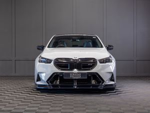 2025 BMW M5 (G90) - Image 2