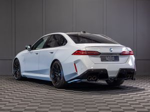 2025 BMW M5 (G90) - Image 4