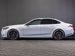 2025 BMW M5 (G90) - Image 3