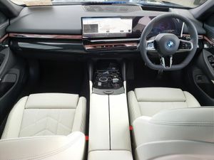 BMW 5-Series 530e M Sport Pro - Image 4