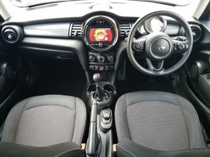 Mini Cooper Cooper Classic - Image 4