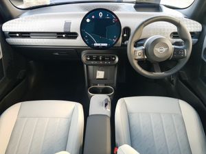 Mini Cooper Exclusive Level 1 - Image 4