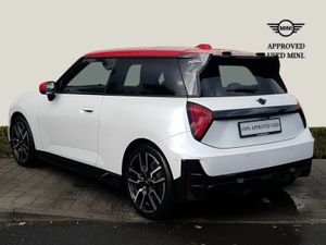 Mini Cooper Cooper E Classic - Image 2