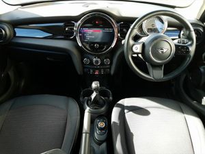 Mini Cooper Cooper Classic - Image 4