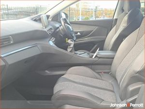 Peugeot 5008 1.2 PureTech 130bhp Allure - Image 4