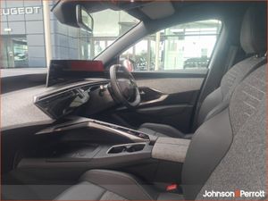 Peugeot 5008 1.2 Hybrid 136bhp E-DCS6 Allure - Image 4