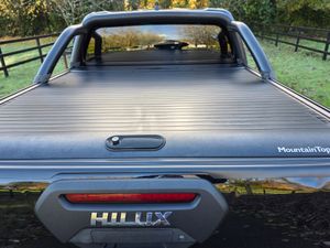 Toyota Hilux 2.8 Invinsible X Manual - Image 4