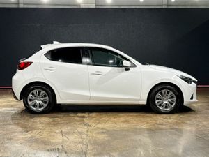 Mazda Demio 1.5 AUTOMATIC - LANE DEPARTURE WARNING - Image 3