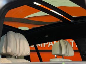 BMW X7 X-Drive 40D, Sky Lounge Package, Individual - Image 2