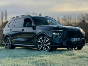 BMW X7 X-Drive 40D, Sky Lounge Package, Individual - Image 3