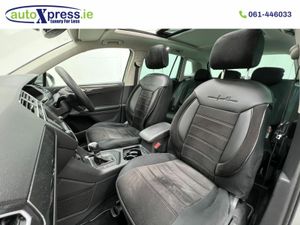 Volkswagen Tiguan 2.0tdi Automatic, Sliding sunroo - Image 2