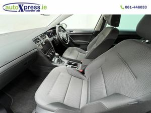 Volkswagen Golf 1.2 TSI Automatic, Reversing camer - Image 2