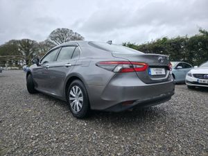 🏷️ 2022 Toyota Camry HV X | 2.4L Hybrid Petrol - Image 3