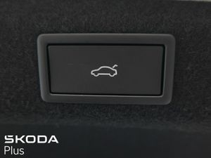 Skoda Superb **SPORTLINE**TOP SPEC SUPERB MK4**2.0 - Image 4