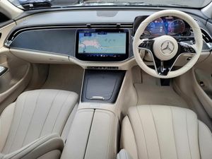 Mercedes-Benz E-Class E220d EXCLUSIVE PLUS AUTO - Image 4