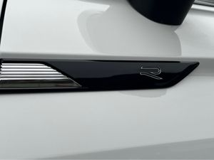 Volkswagen Tiguan R-LINE TDI 4MOTION DSG - Image 4
