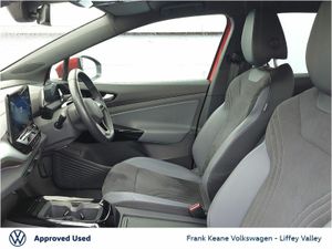 Volkswagen ID.4 77KWH LIFE DX 204BHP *REAR VIEW CA - Image 4