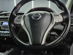 Nissan Qashqai 1.6 SV CVT SAFETY PK 4 4DR AUTO - Image 4