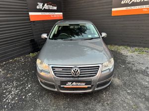 Volkswagen Passat 1.9 TDI BLUEMOTION 105 4DR - Image 2
