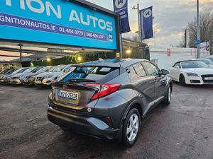 Toyota C-HR 1.2 PETROL, DEALER HISTORY, LOW MILEAG - Image 4